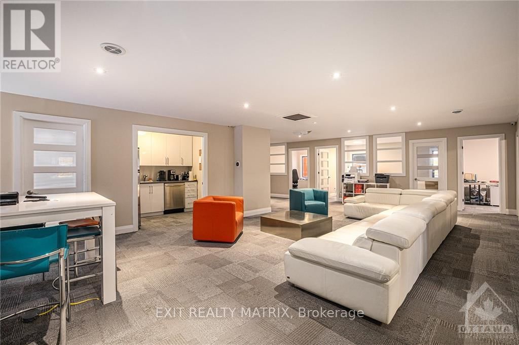 3D - 1877 MERIVALE ROAD Image 2