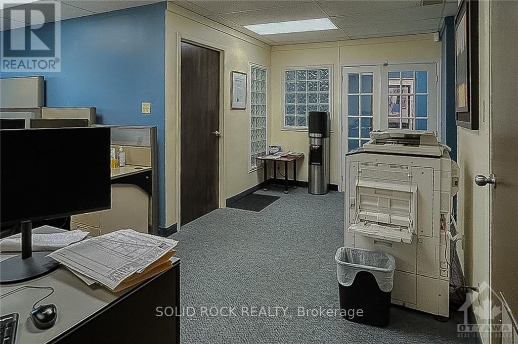 51 - 5450 CANOTEK ROAD Image 6