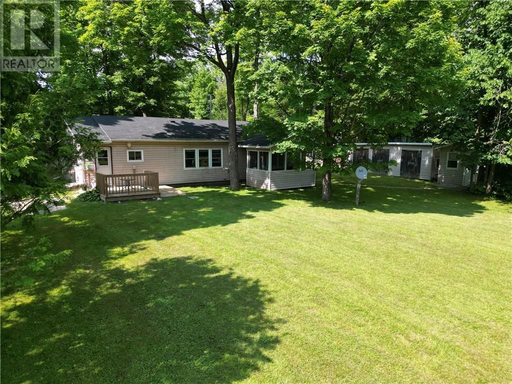 689 RIVER DRIVE Image 3