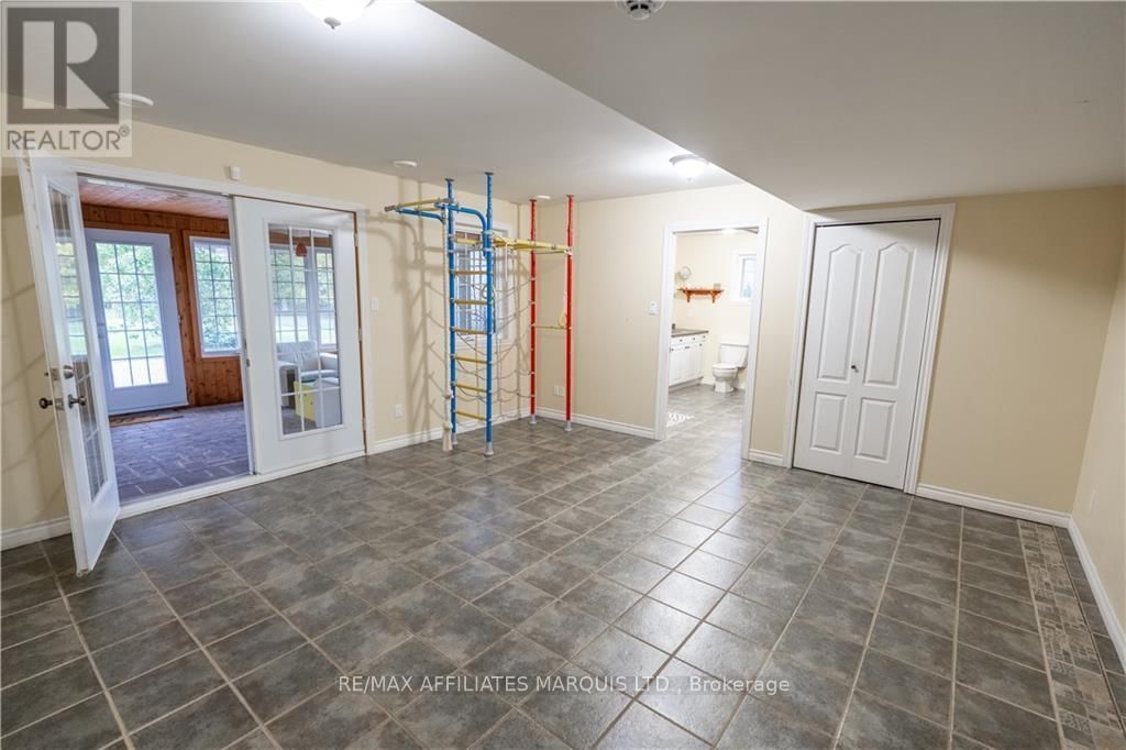 6547 SAPPHIRE DRIVE Image 20