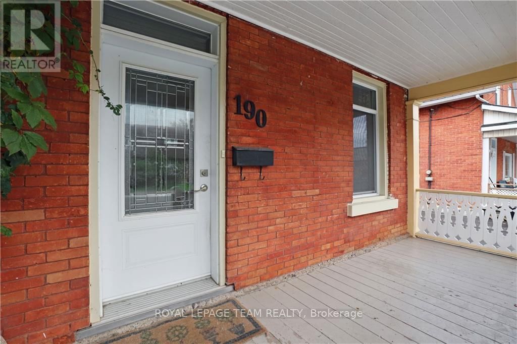 190 LOCHIEL STREET S Image 3