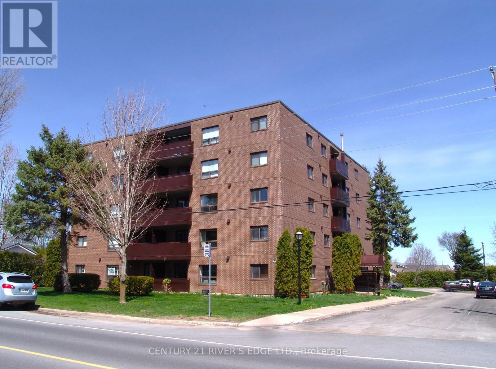 305 - 95 WINDSOR DRIVE Image 1