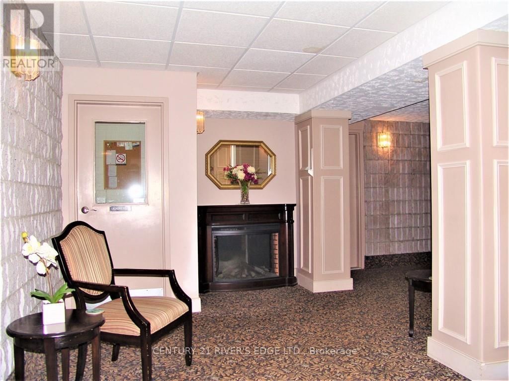 305 - 95 WINDSOR DRIVE Image 11