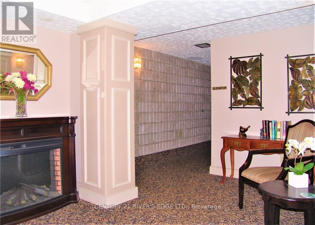 305 - 95 WINDSOR DRIVE Image 12