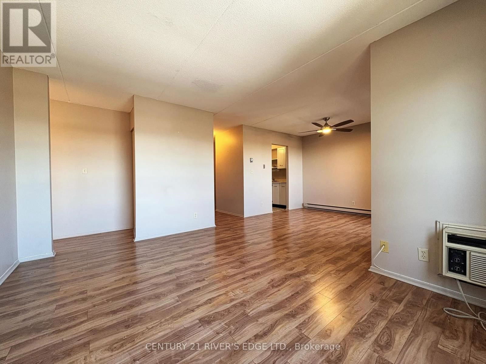 305 - 95 WINDSOR DRIVE Image 17