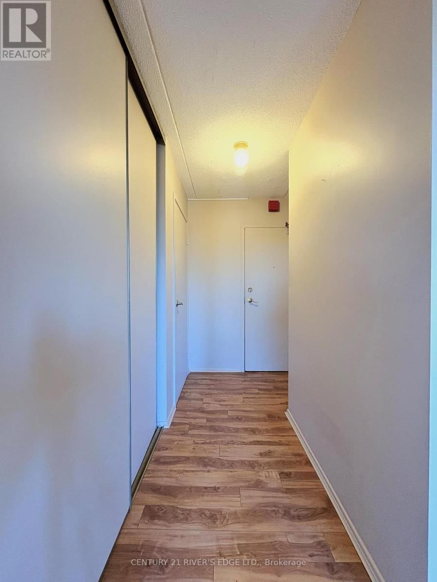 305 - 95 WINDSOR DRIVE Image 18