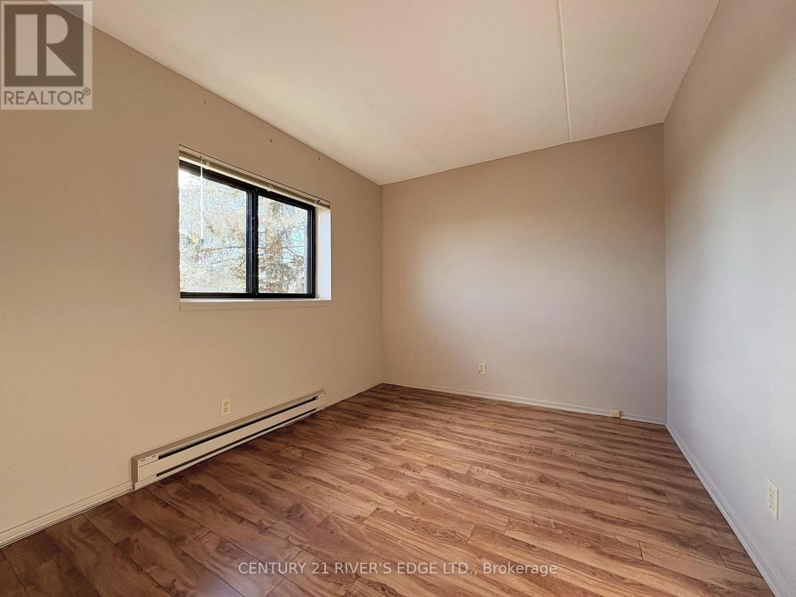 305 - 95 WINDSOR DRIVE Image 25
