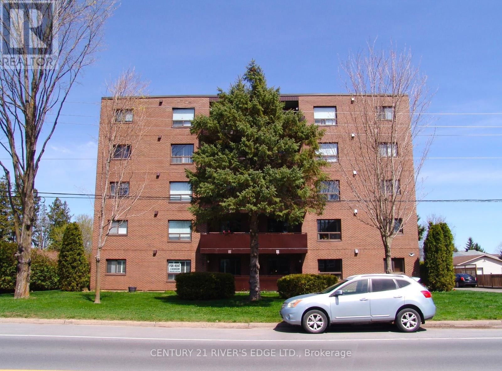 305 - 95 WINDSOR DRIVE Image 3
