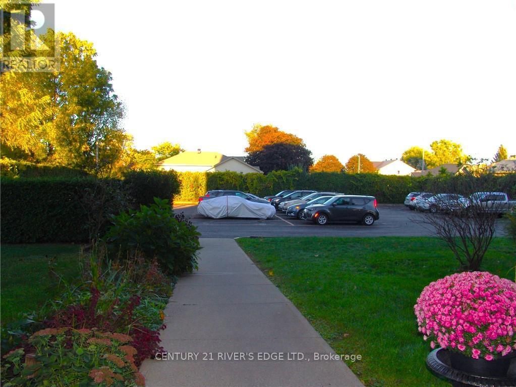 305 - 95 WINDSOR DRIVE Image 35