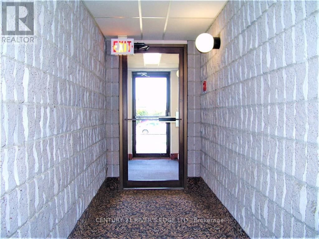 305 - 95 WINDSOR DRIVE Image 36