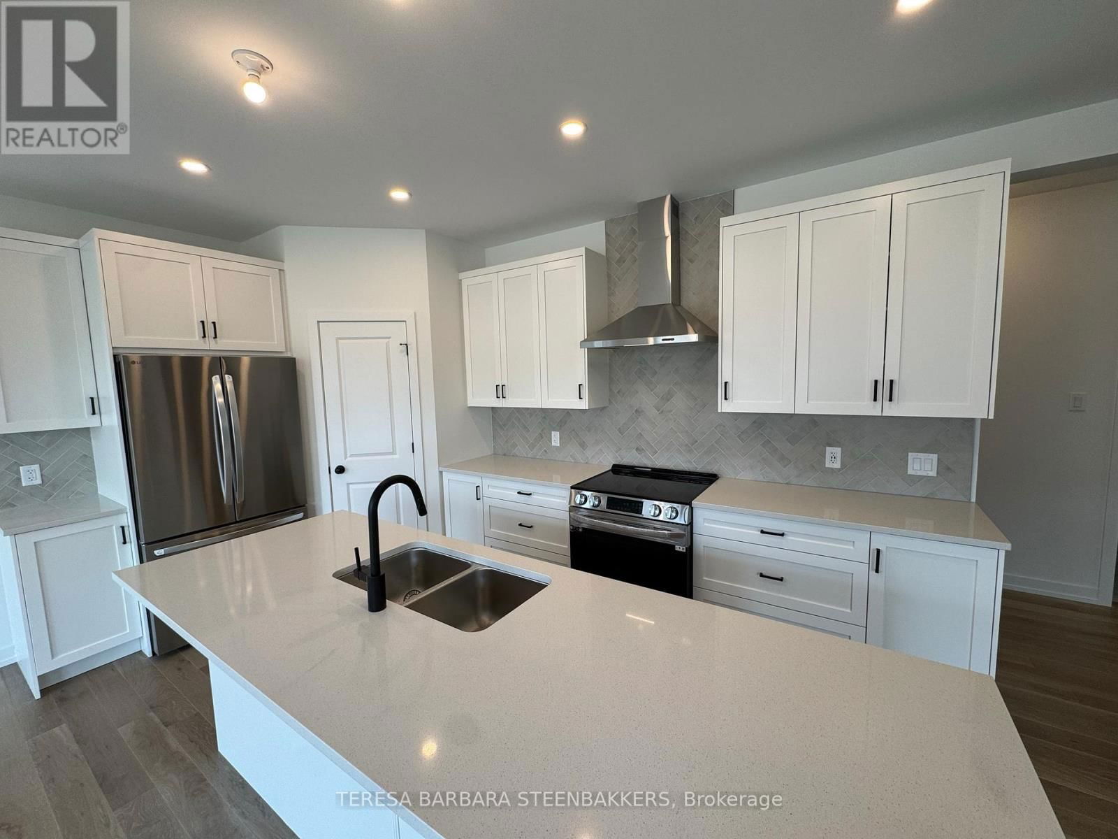 783 KENNY GORDON AVENUE Image 10