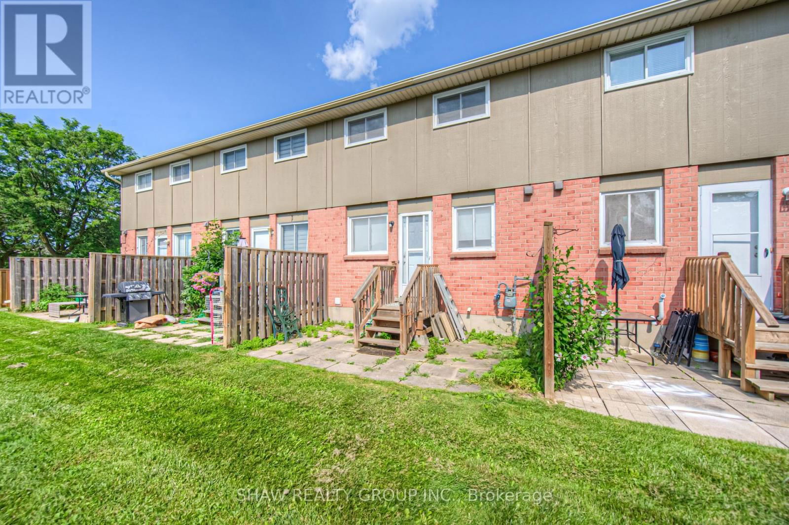 3 - 400 SPRINGBANK AVENUE N Image 32