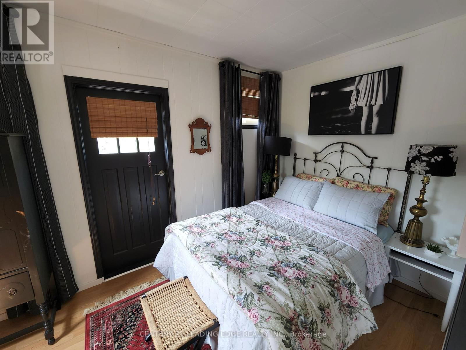 3402 ISLAND 340 Image 10