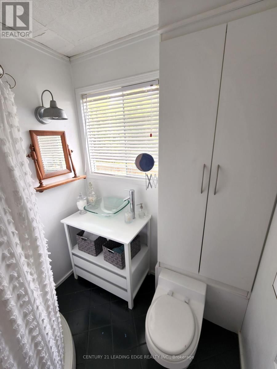 3402 ISLAND 340 Image 11
