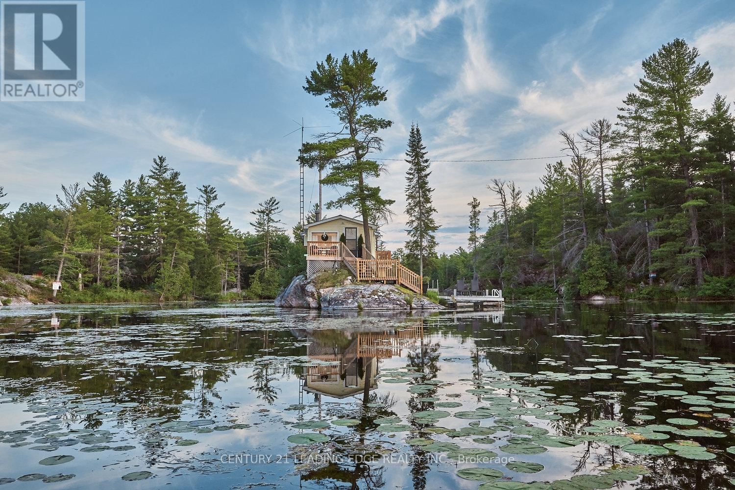 3402 ISLAND 340 Image 2