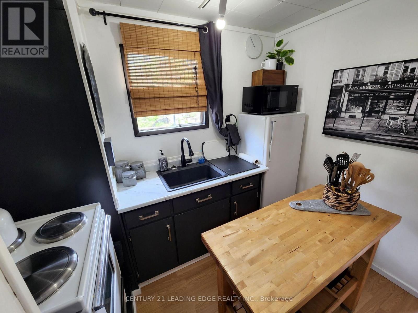 3402 ISLAND 340 Image 5