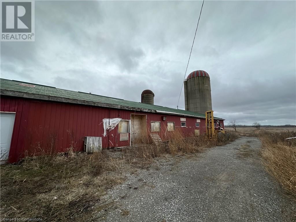 5463 CHIPPEWA Road E Unit# Barn Image 10