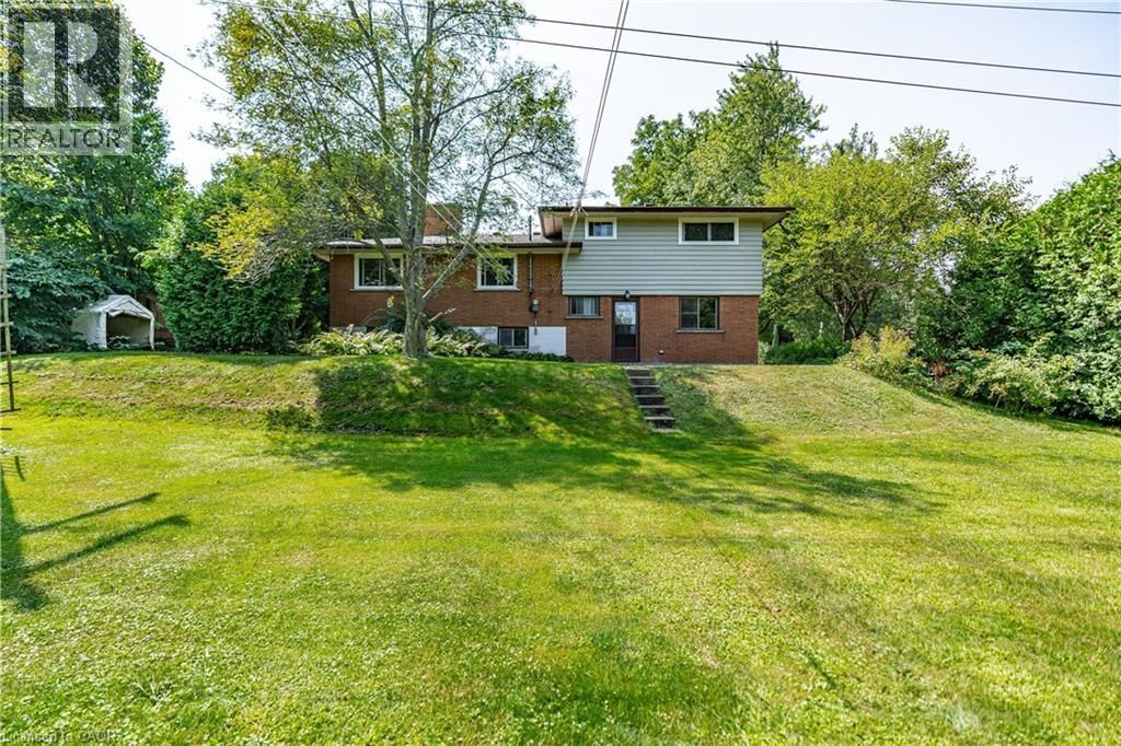 1352 CENTRE ROAD Image 33