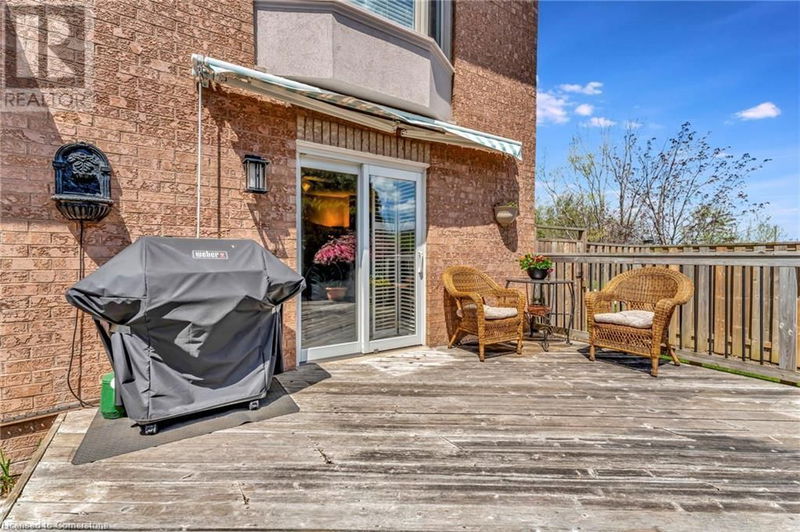 144 COVE Crescent  Stoney Creek, L8E5A2 | Image 34