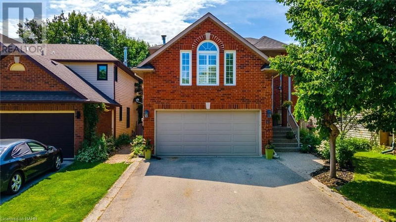 15 PINECREEK Road  Waterdown, L8B0H1 | Image 1