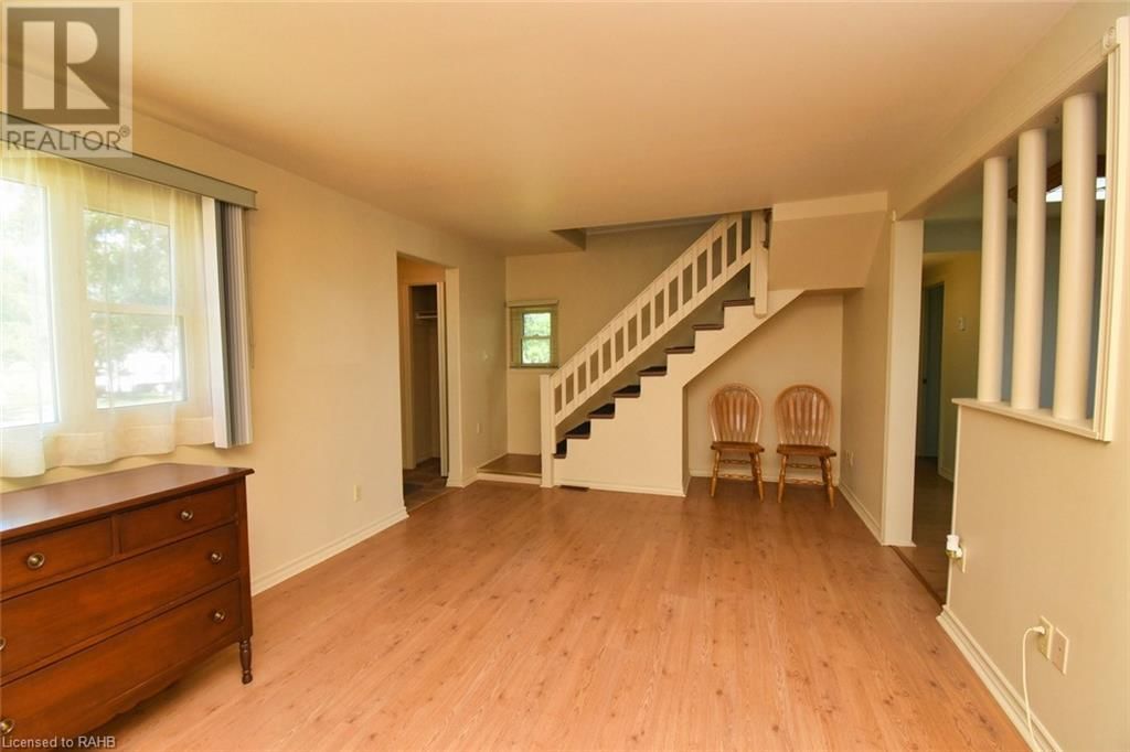 906 LAKESHORE ROAD Image 15