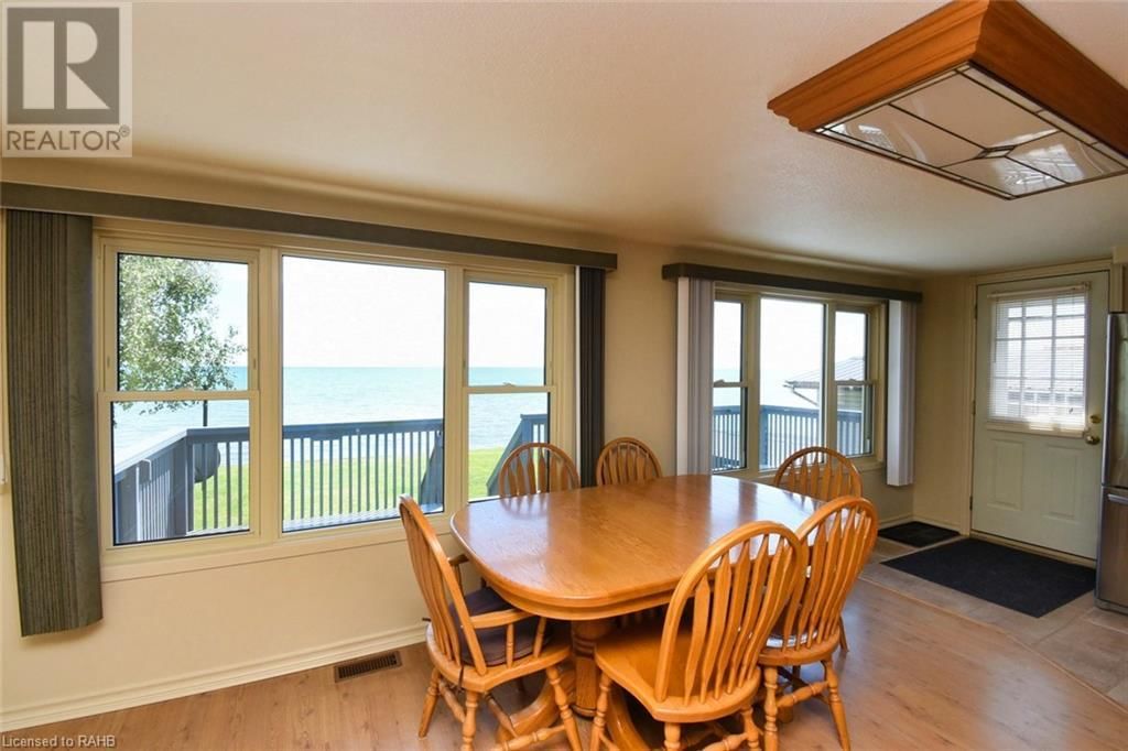 906 LAKESHORE ROAD Image 17