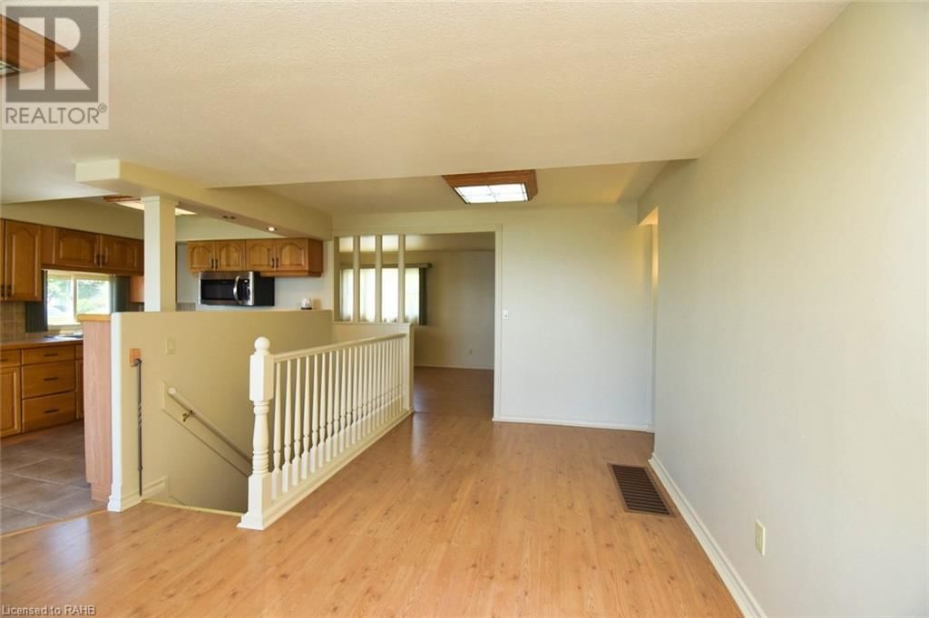 906 LAKESHORE ROAD Image 19