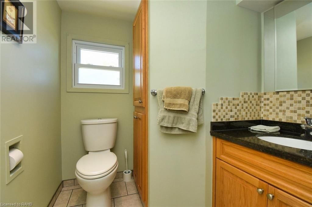 906 LAKESHORE ROAD Image 38