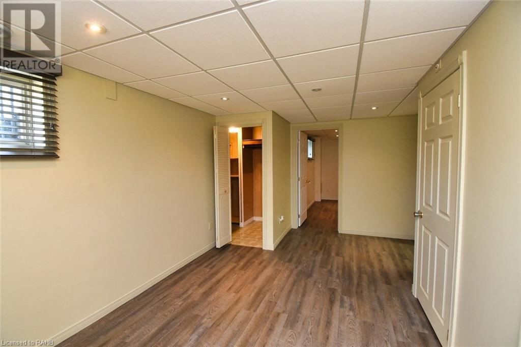 906 LAKESHORE ROAD Image 42