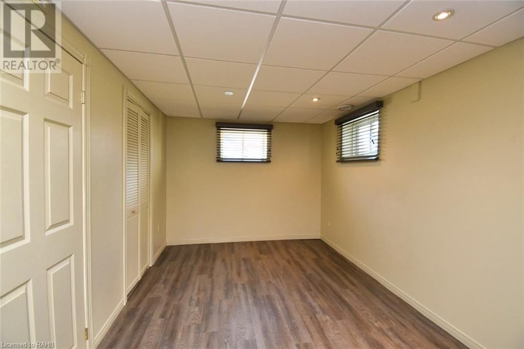 906 LAKESHORE ROAD Image 43