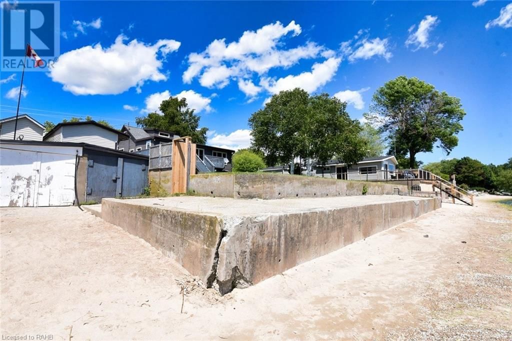 906 LAKESHORE ROAD Image 49