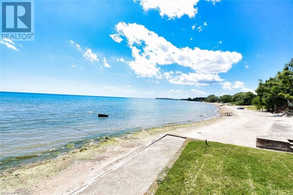 906 LAKESHORE ROAD Image 9