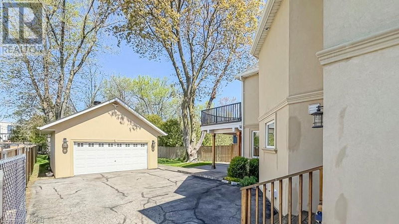 2379 SOVEREIGN Street  Oakville, L6L1L7 | Image 28