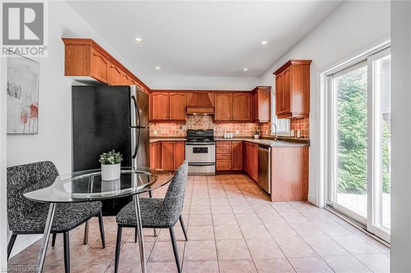 5228 GARLAND Crescent  Burlington, L7L7K9 | Image 12