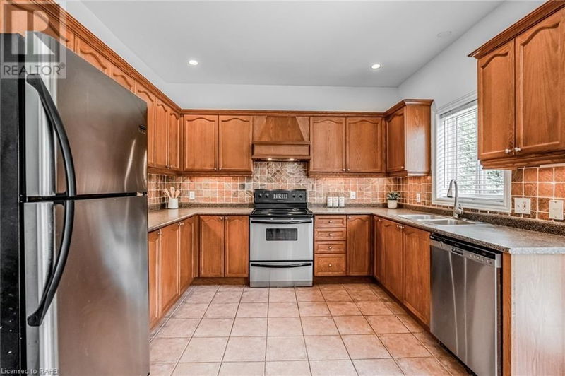 5228 GARLAND Crescent  Burlington, L7L7K9 | Image 13