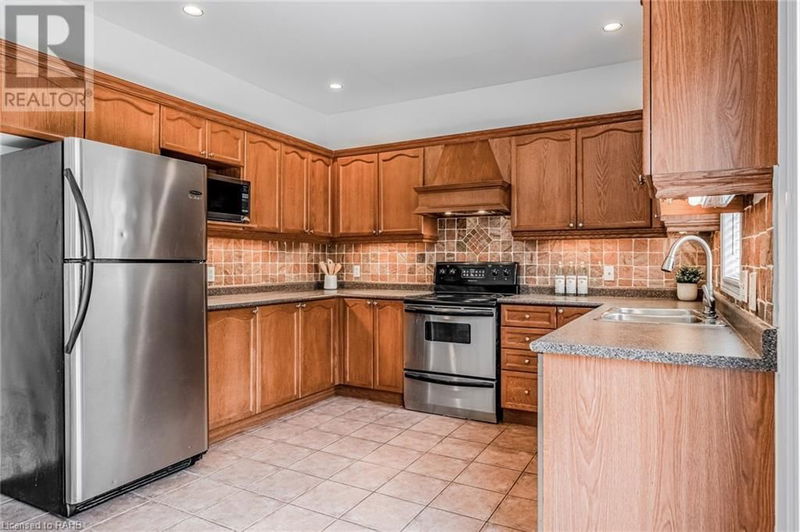 5228 GARLAND Crescent  Burlington, L7L7K9 | Image 14