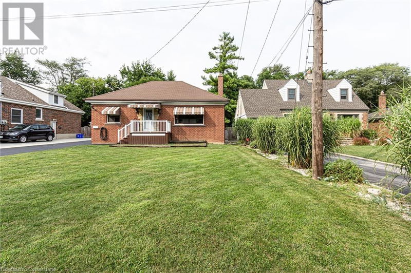 233 CORONATION Avenue  Hamilton, L8K1Z4 | Image 2