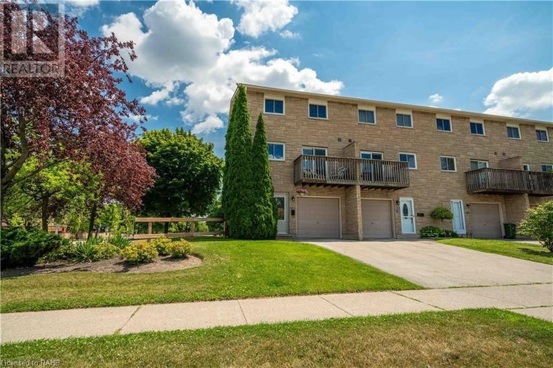 1155 Paramount Drive  Stoney Creek, L8J2N1 | Image 2