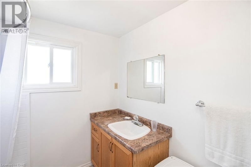 160 LAVINA Crescent  Hamilton, L9C6R8 | Image 23