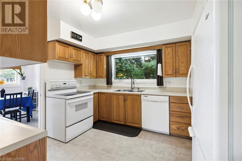 225 HELENA Avenue  Winona, L8E5J9 | Image 25