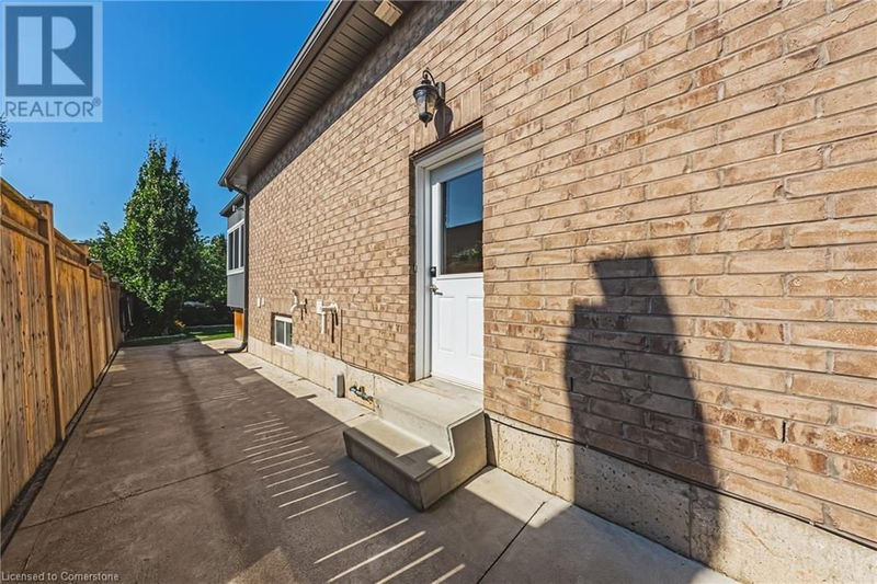 1214 #8 Highway  Stoney Creek, L8E5K2 | Image 33