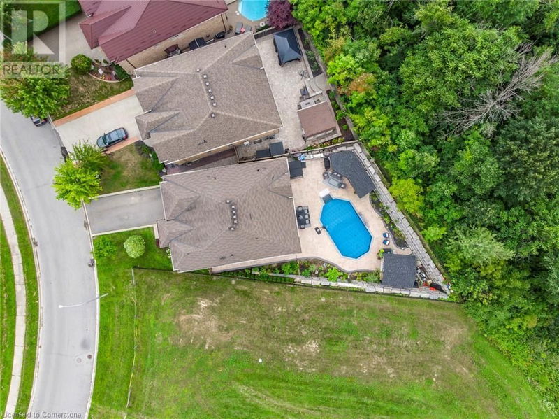 240 CLOVERLEAF Drive  Ancaster, L9K1T2 | Image 39