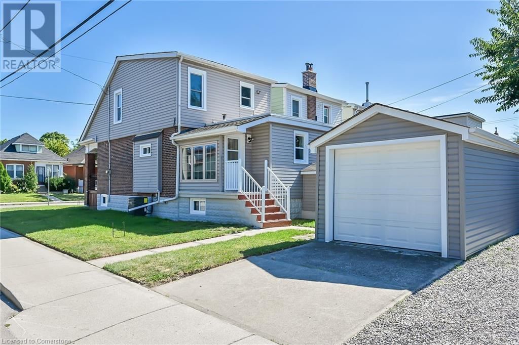 145 CONNAUGHT Avenue N Image 3