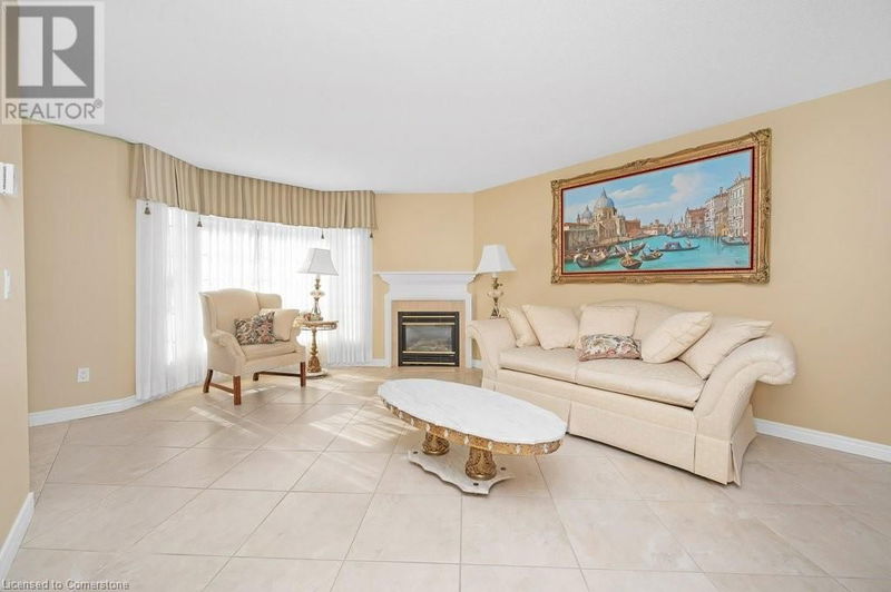 990 GOLF LINKS Road  Ancaster, L9K1J8 | Image 2