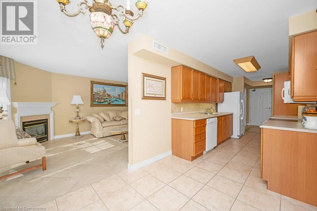 990 GOLF LINKS Road Unit# 101 Image 3