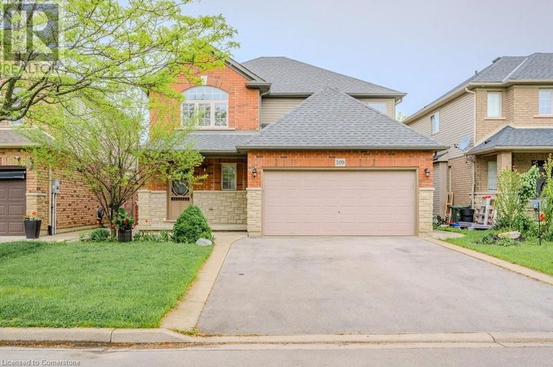 109 WILLS Crescent  Binbrook, L0R1C0 | Image 1