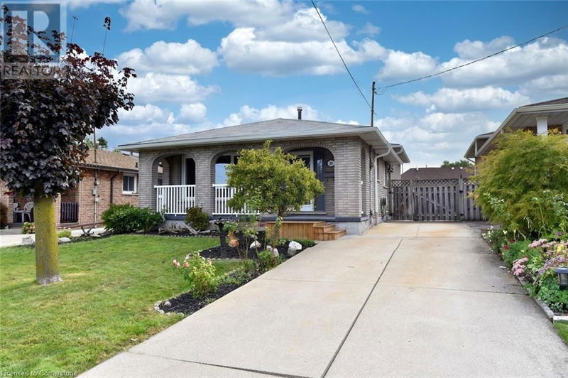 385 BERKINDALE Drive  Hamilton, L8E3R8 | Image 2