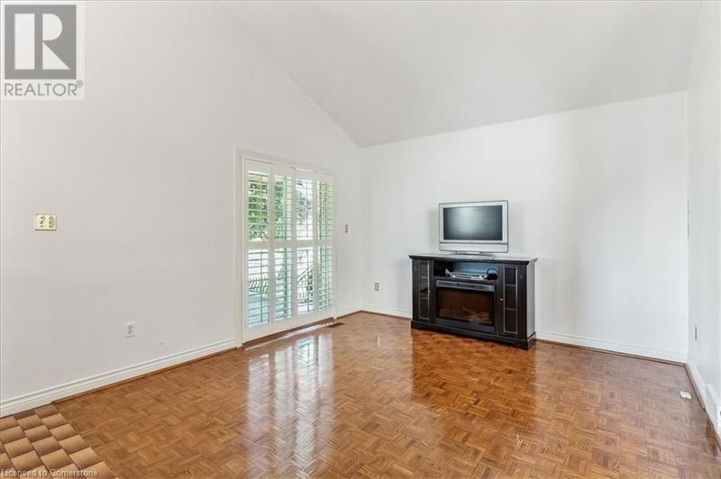 335 YORK Road  Burlington, L7N3N8 | Image 13