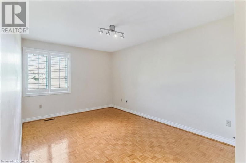 335 YORK Road  Burlington, L7N3N8 | Image 19