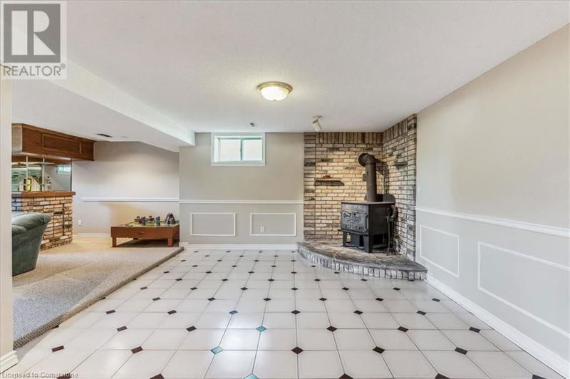 335 YORK Road  Burlington, L7N3N8 | Image 25